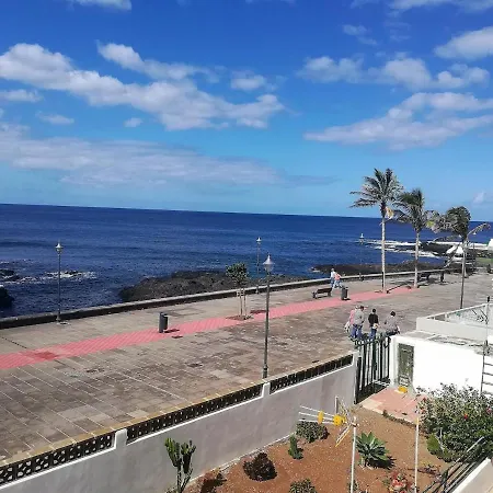 アパート With An Ocean View